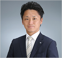 代表取締役社長 里中祐介
